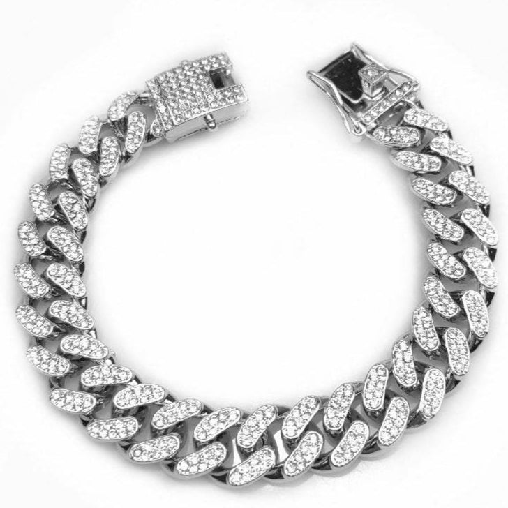 Stylish silver hip hop pet collar with rhinestone-studded chain links for dogs and cats